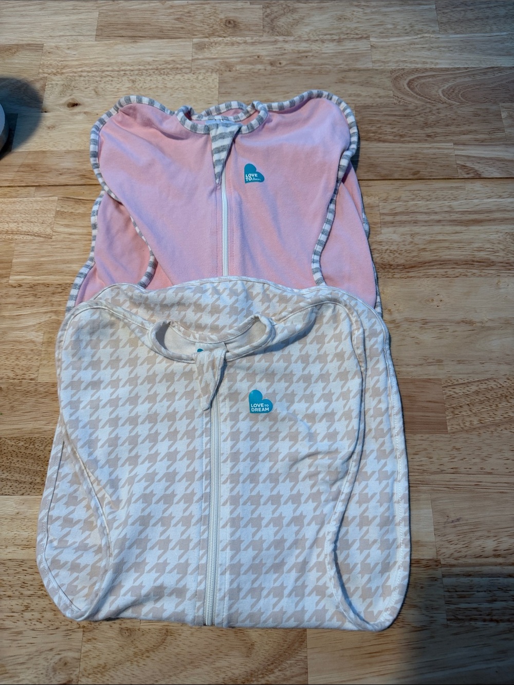EUC Bundle of Swaddle Up by Love to Dream